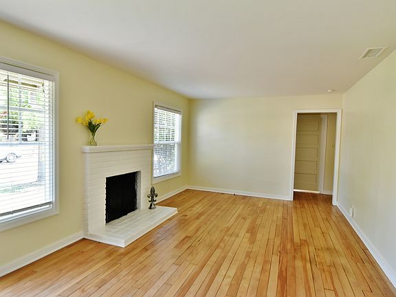 4th image of 5814 11th Ave