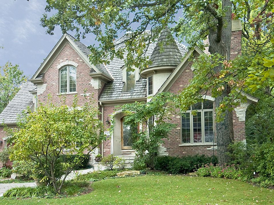 255 Mary St., just east of the lakefront.