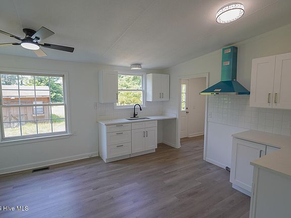 4th image of 2929 W Timberlake Boulevard