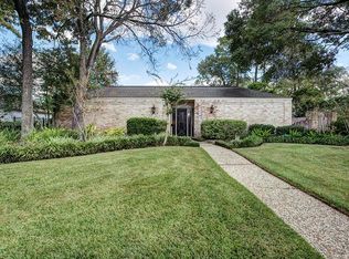 215 Briar Hill Dr, Houston, TX 77042