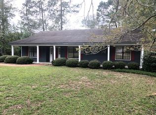 405 Rose Ln, Douglas, GA 31533