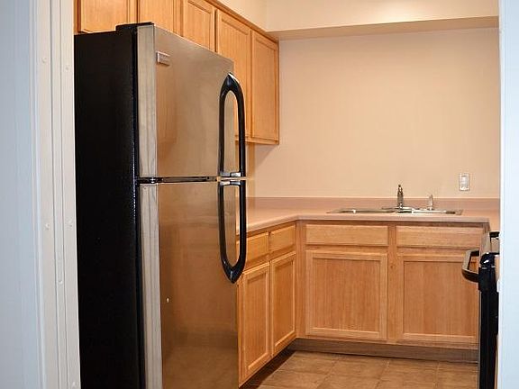 Refrigerator/range and dishwasher included