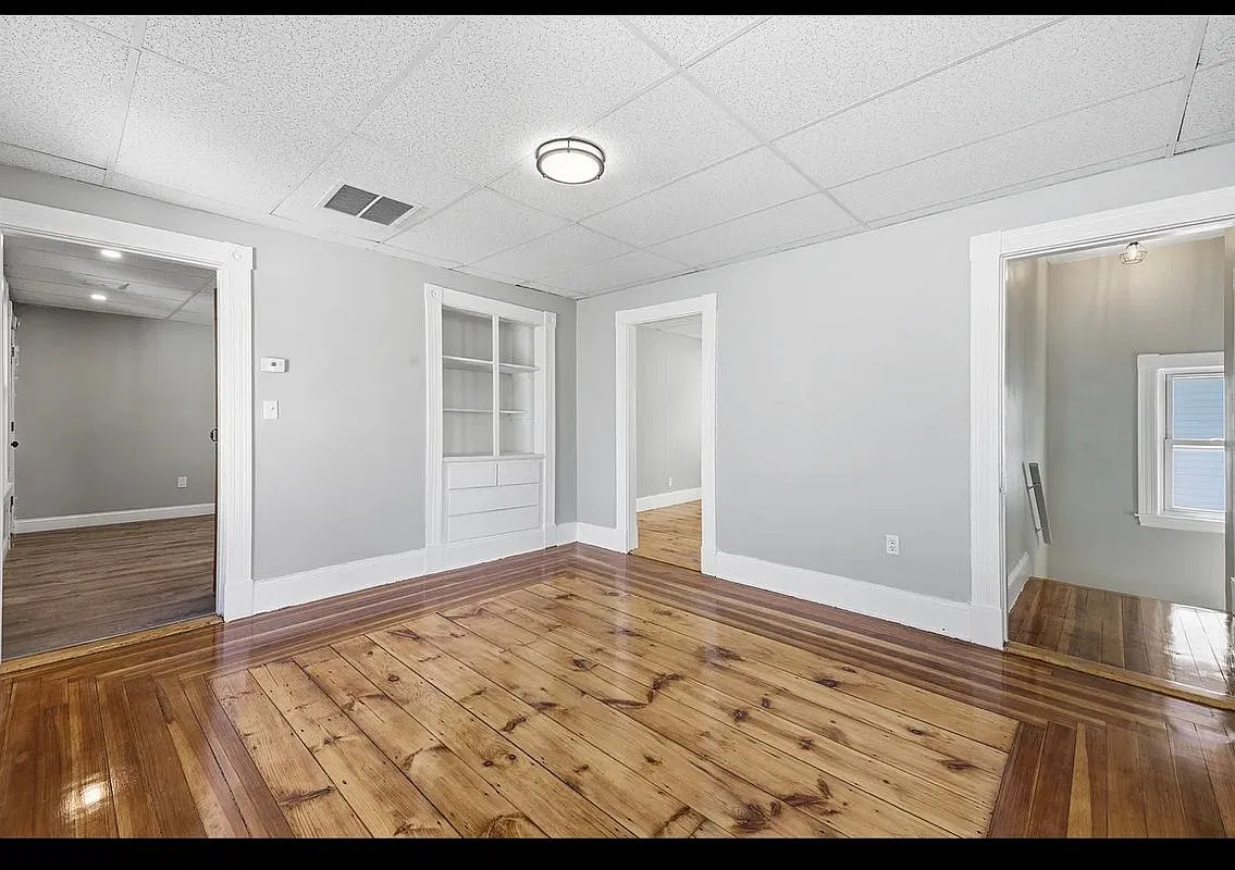 4 bed, 1.0 bath, 1407 sqft, $2,900 — Photo 4