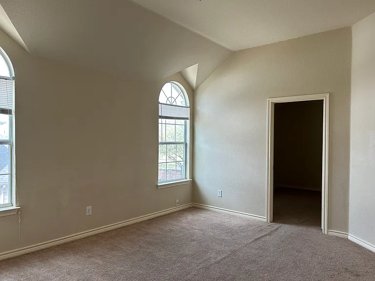 824 Hunters Gln — Photo 12