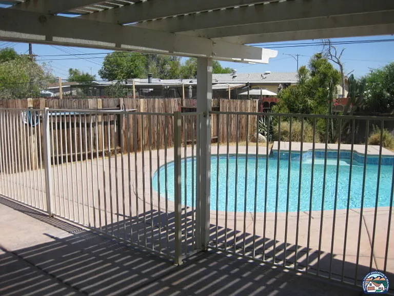 1661 Yucca Dr — Photo 13