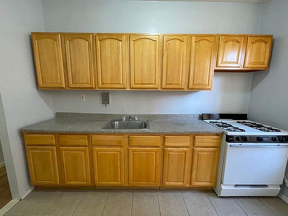 4th image of 2685 Kennedy Blvd #3A