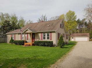 55562 Wilbur Rd, Three Rivers, MI 49093
