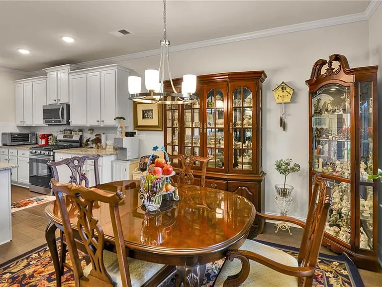 2423 Chene Dr — Photo 13