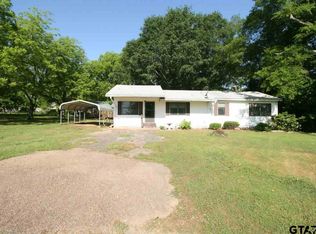 303 McLean St, Omaha, TX 75571