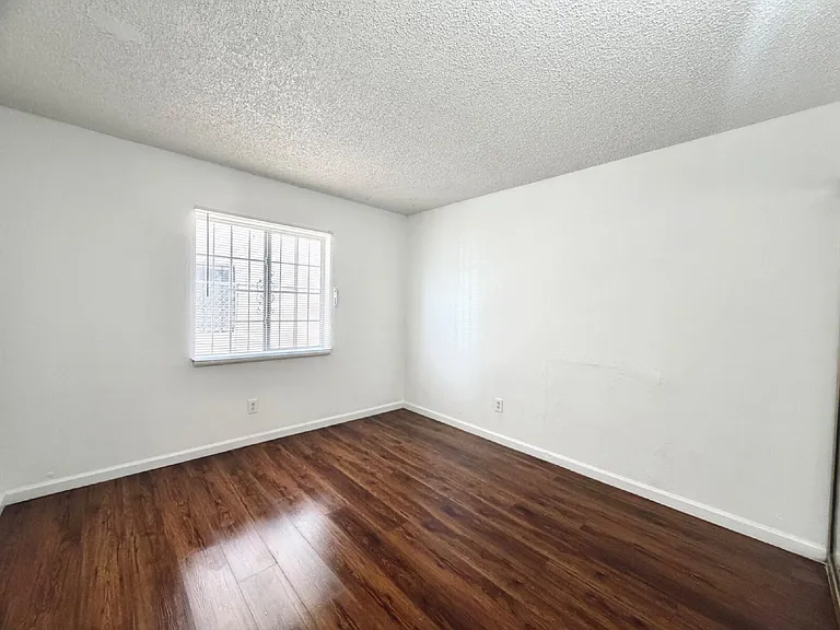 3427 E Cheyenne Ave #A — Photo 24