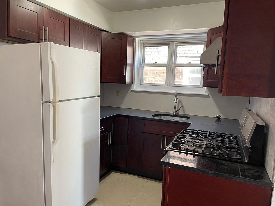 1st image of 1039 Revere Ave APT 2