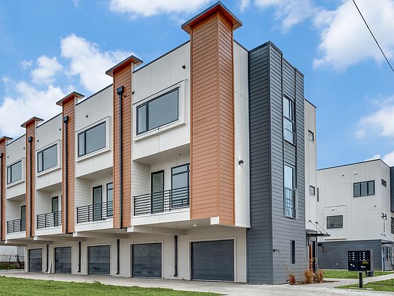 4th image of 1016 Bryan Ave #102