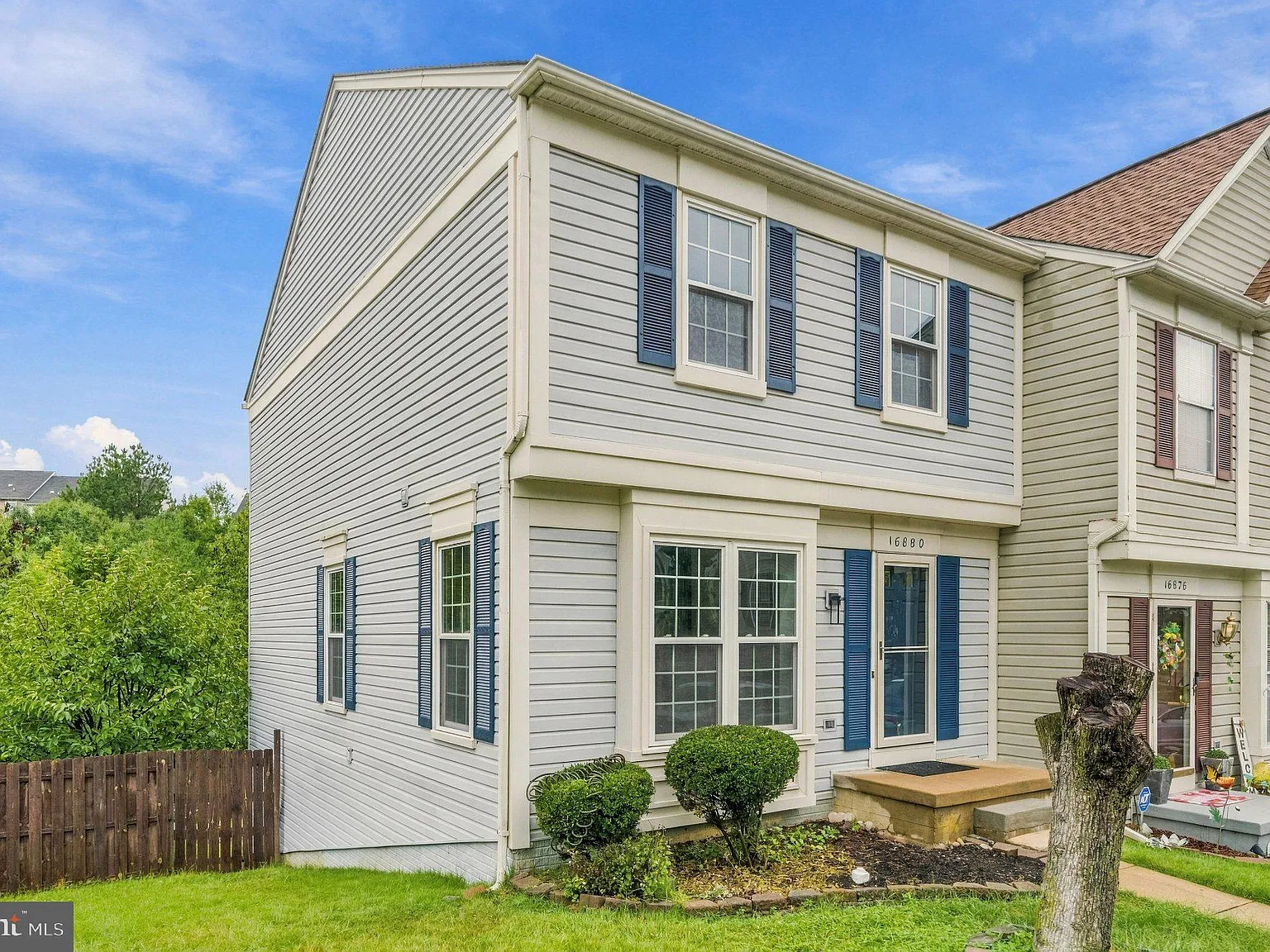 3 bed, 3.5 bath, 1954 sqft, $2,700 — Photo 4
