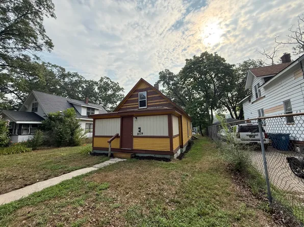 2424 Howden St, Muskegon Heights, MI 49444