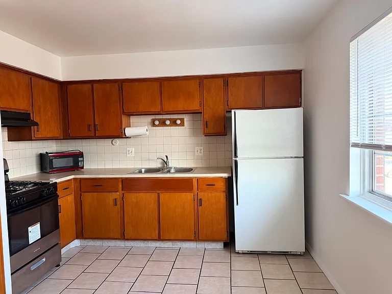 8150 Crestview Dr #8 — Photo 8
