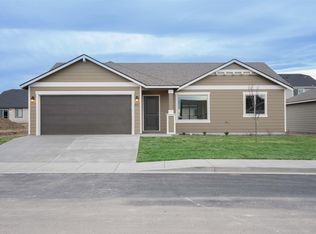 801 Grapevine St, Grandview, WA 98930