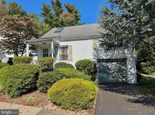 17 Hillside Rd, Reading, PA 19609