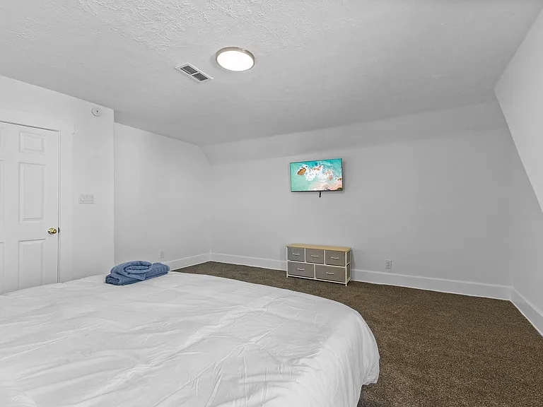 113 S Traub Ave — Photo 13