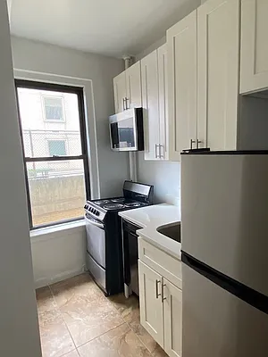 Rented by Bond New York | media 9