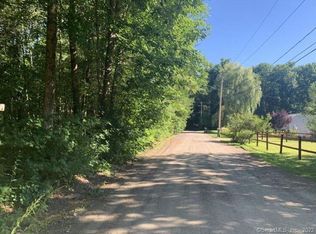 6-16 Playground Dr, Woodstock, CT 06281