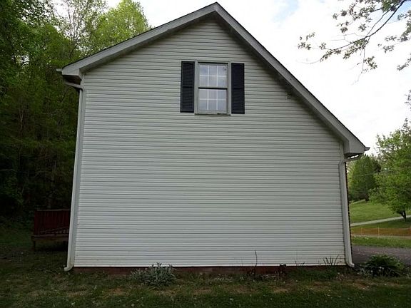 4th image of 513 Hills Dr