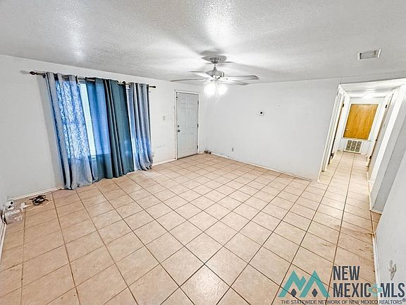 5th image of 1620 N San Andres Dr