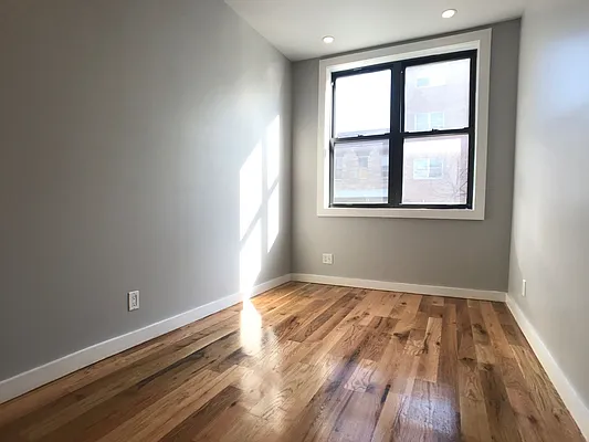 Rented by Evergreen Apartments BK | media 3