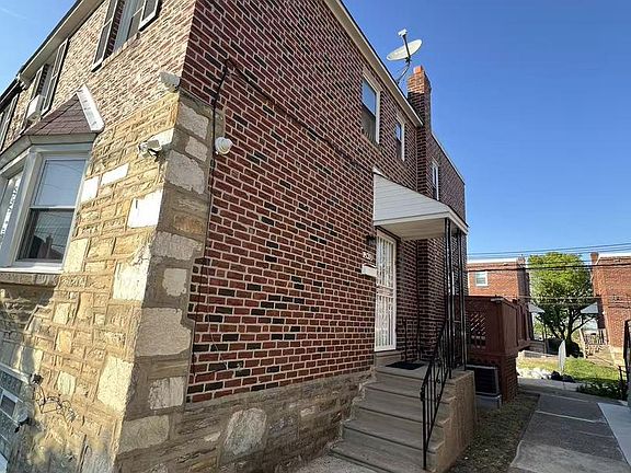 3rd image of 2413 Vista St