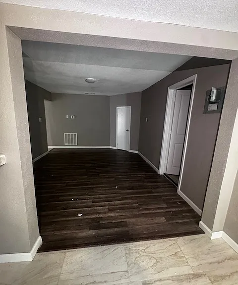 2312 Ross Ave #B — Photo 11