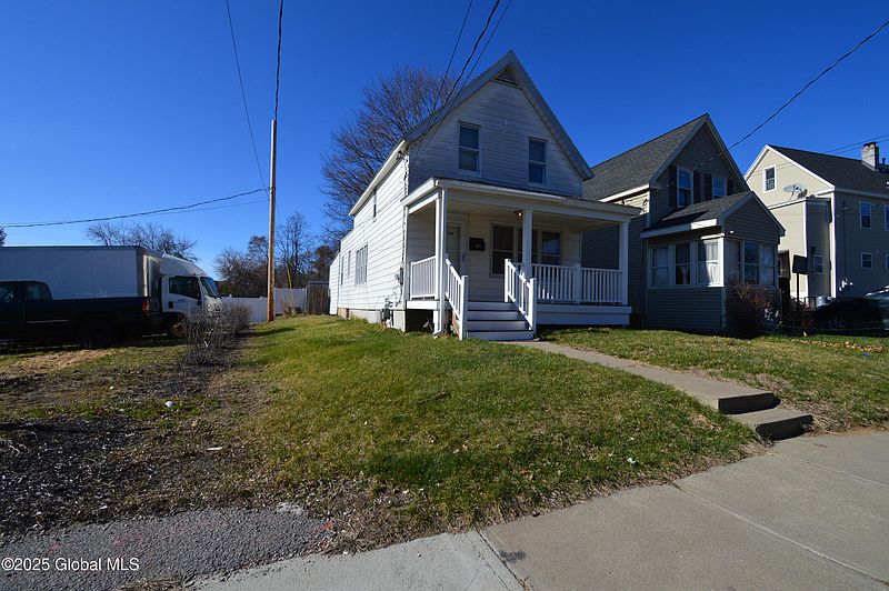 3rd image of 106 Henry Street