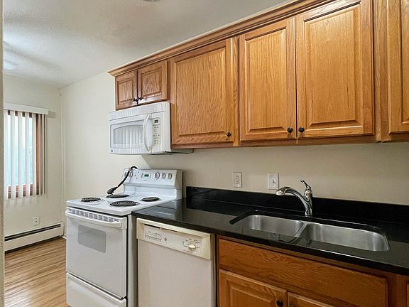 4th image of 1415 5th St SE APT 5