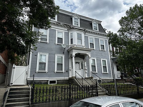 2nd image of 380 W 4th St