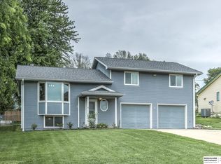 1003 Beaver Lake Blvd, Plattsmouth, NE 68048