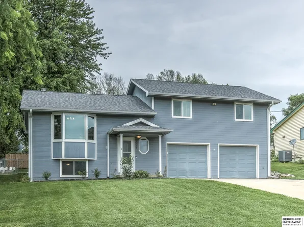 1003 Beaver Lake Blvd, Plattsmouth, NE 68048