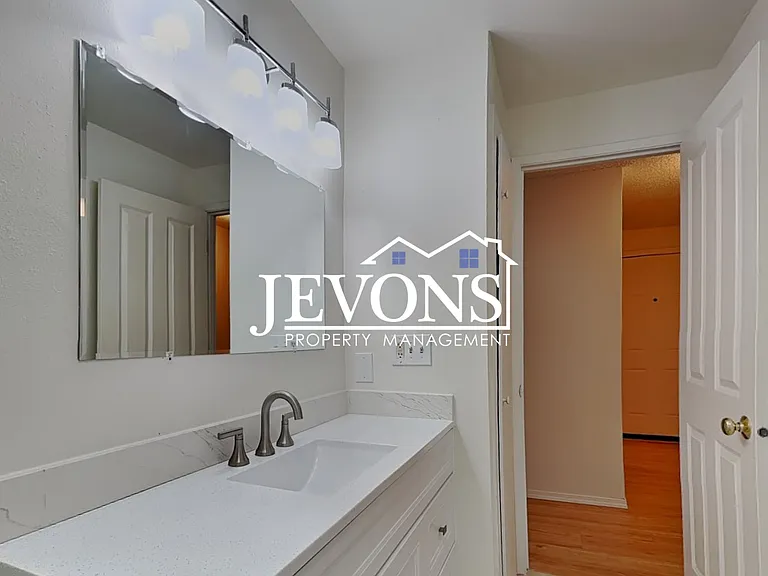 3915 Mason Loop Rd #4 — Photo 12