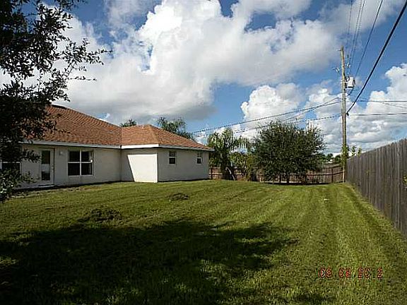 4th image of 1097 SW California Blvd