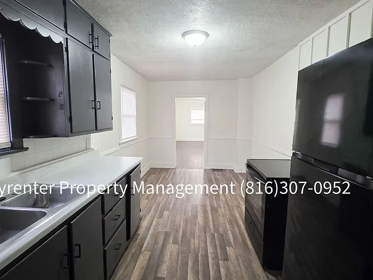 1512 W College St — Photo 17