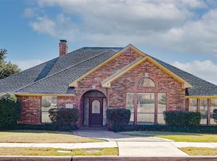 2212 Burgundy Dr, Carrollton, TX 75006