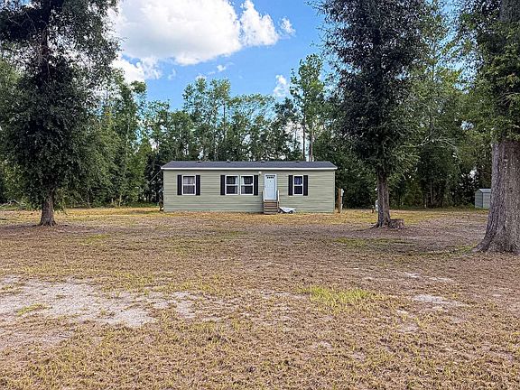 2nd image of 262 NE Laurie Ln