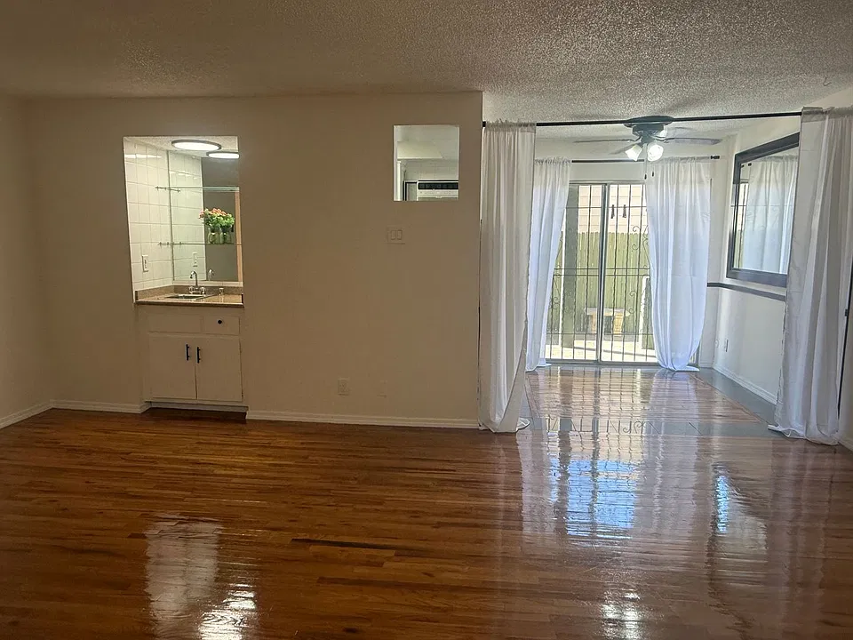 439 South Hobart Apartments