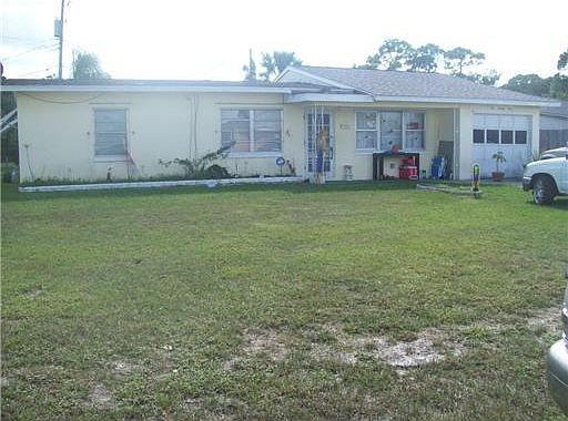 2nd image of 224 E Arbor