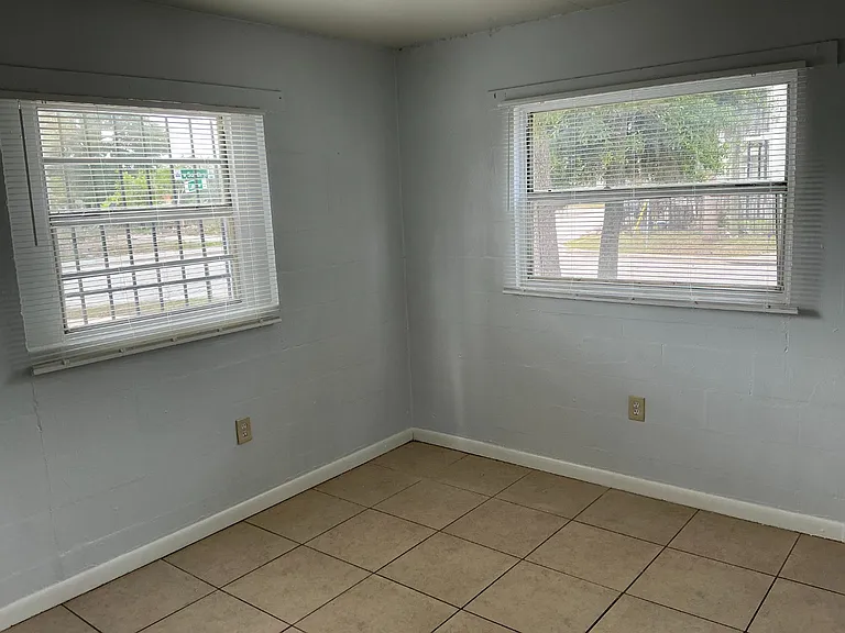 621 W South St #1 — Photo 15