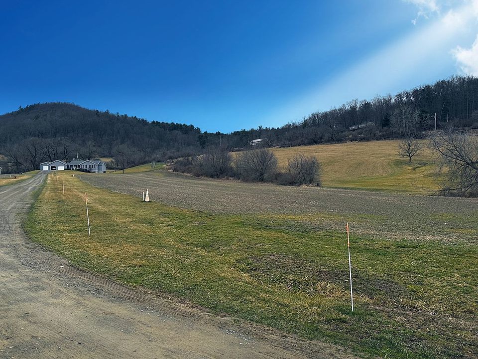 2nd image of 5 Happy Valley Ln