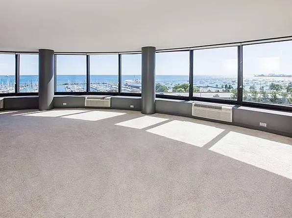 155 N Harbor Dr APT 206, Chicago, IL 60601