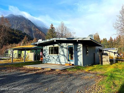 206 Marathon Dr, Seward, AK, 99664