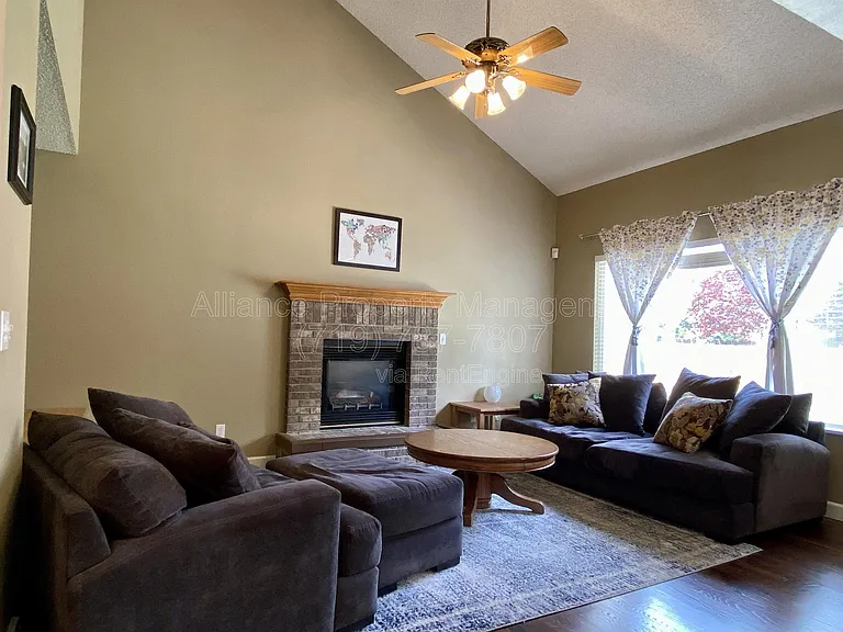 2825 Dristol Dr — Photo 11