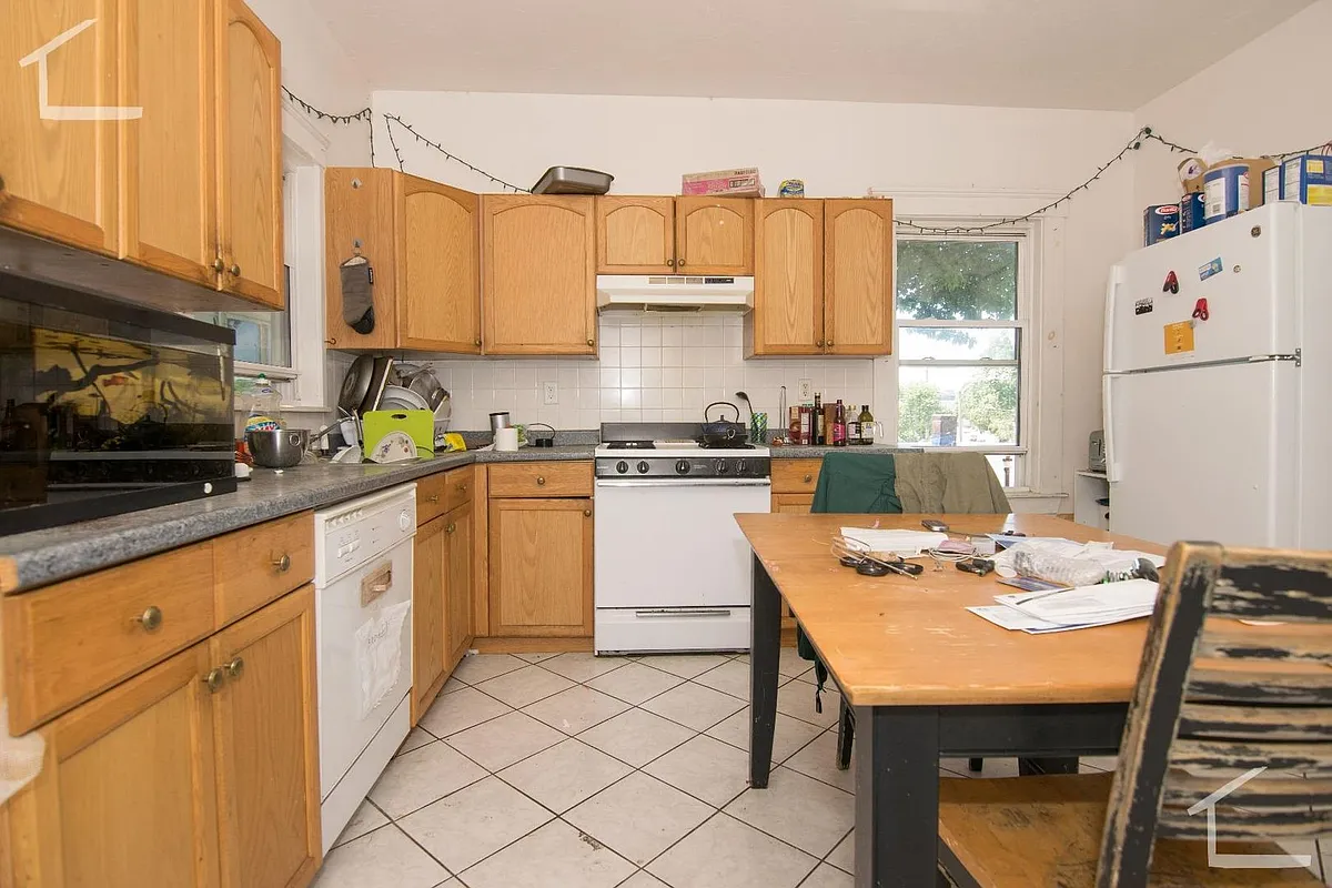 Building Photo - 24 Alcott St #2B