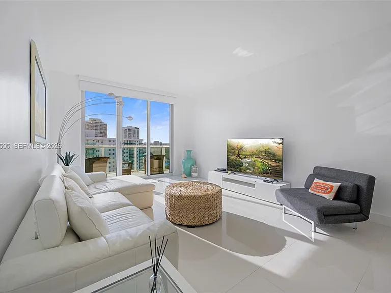 19370 Collins Ave #Penthouse 14 — Photo 3