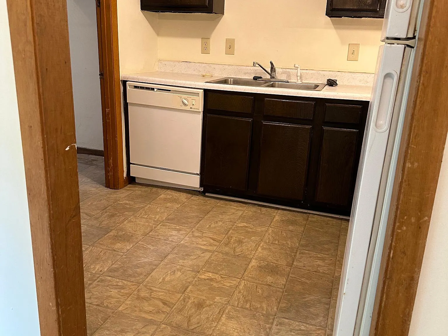 2 bed, 1.5 bath, 1200 sqft, $1,450 — Photo 3