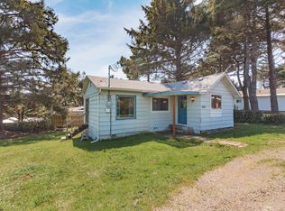 1044 SW 10th St, Lincoln City, OR 97367